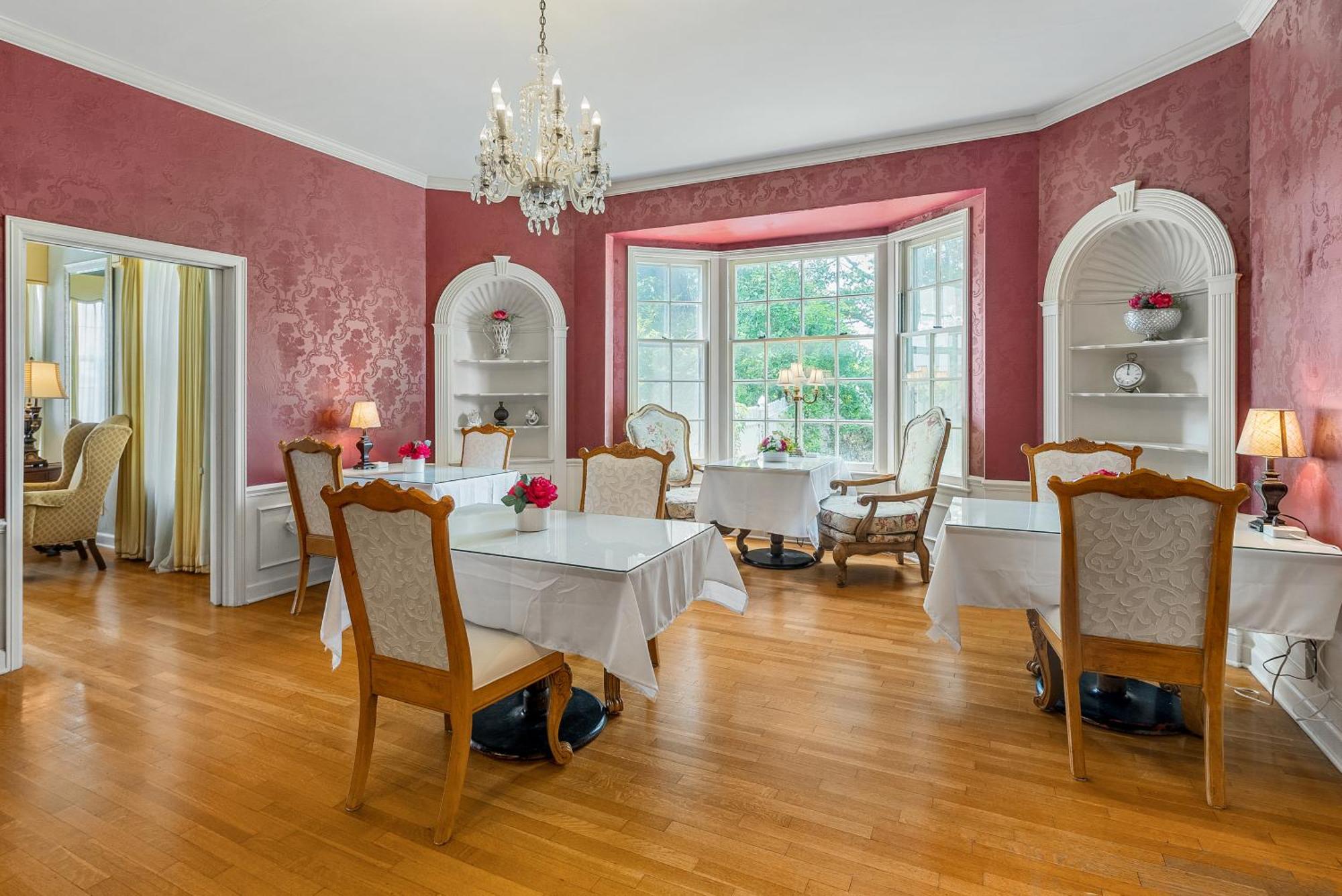 Beland Mansion-Blooming Garden Suite! Fort Smith Exterior foto